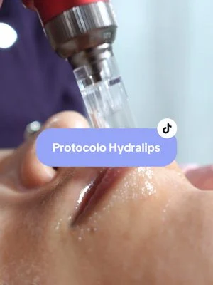 HydraLips 👄 ✨ . . . . . #hydralips #microneedling #labios #cosmetologa #cosmiatra #cosmetology...